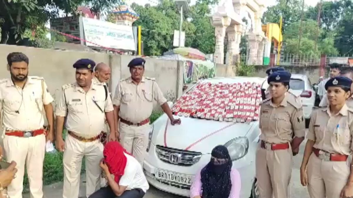 कार की चेकिंग के दौरान हुआ कहानी का खुलासा. (Photo: Screengrab)