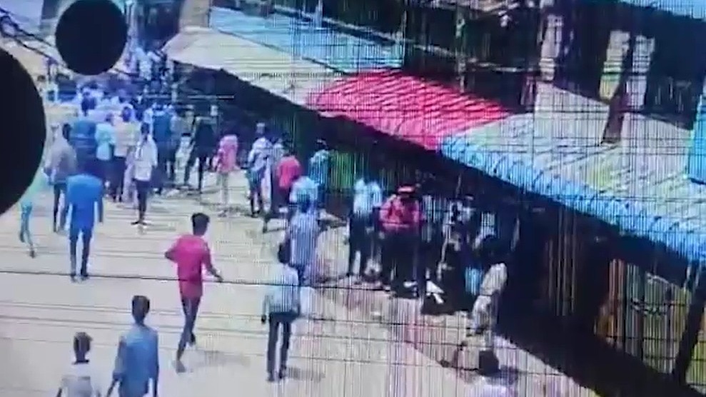 उत्सव के दौरान हुई मारपीट का सीसीटीवी फुटेज आया सामने (Photo:ITG)