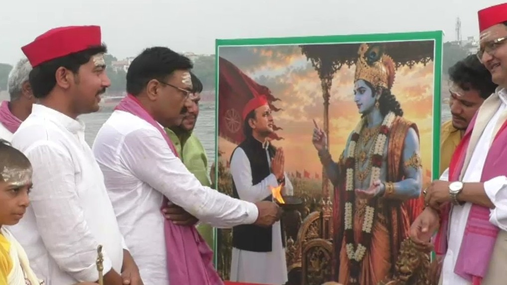 अखिलेश यादव का श्रीकृष्ण भक्त अवतार (Photo-ITG)