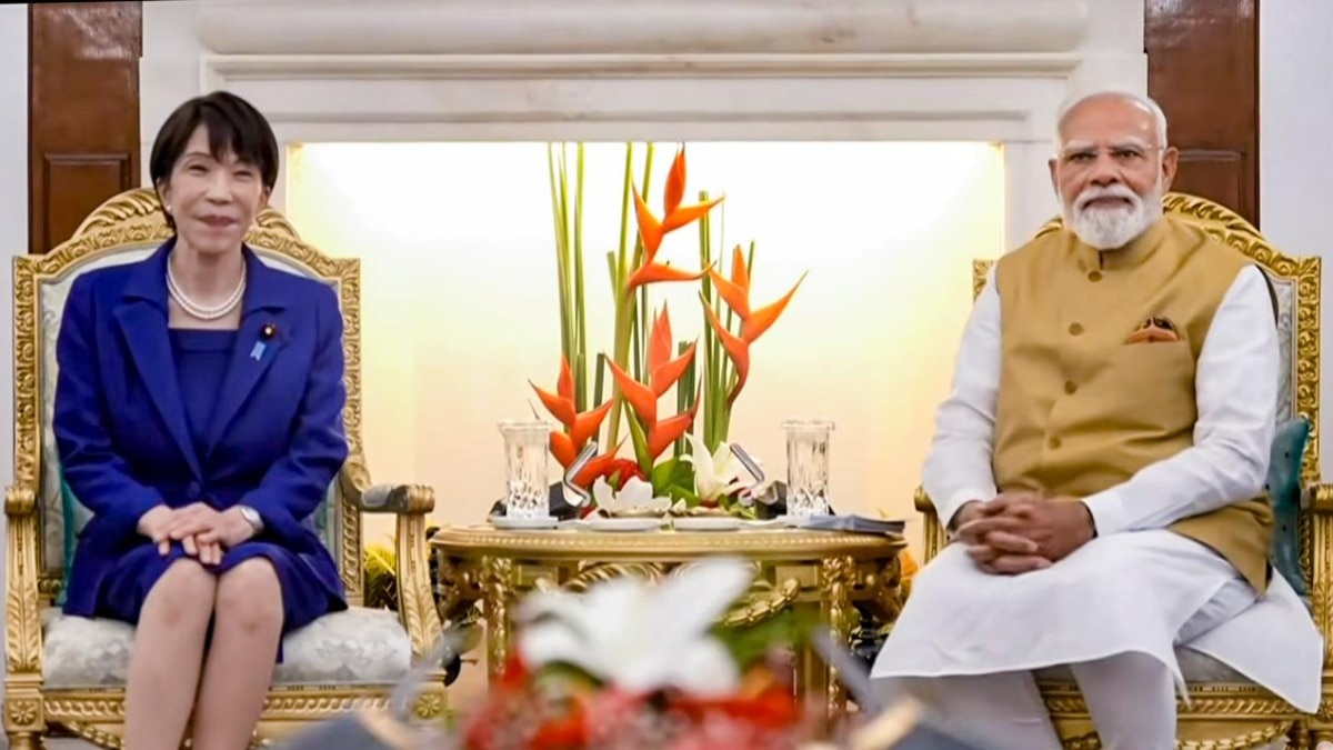 जापान की प्रधानमंत्री सना तकाइची और पीएम नरेंद्र मोदी. (Photo- PTI)