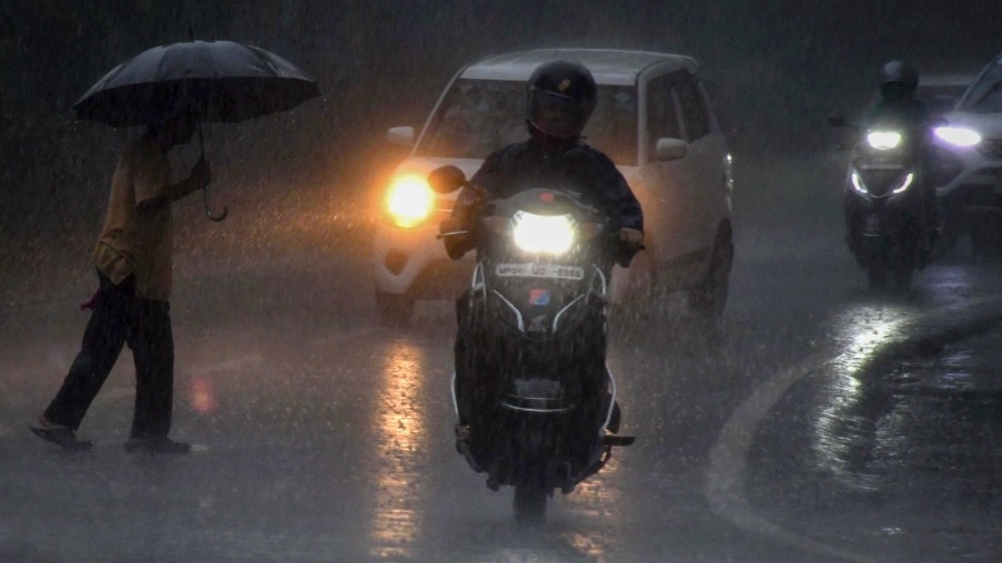 कई राज्यों में भारी बारिश का अलर्ट (Photo-PTI)