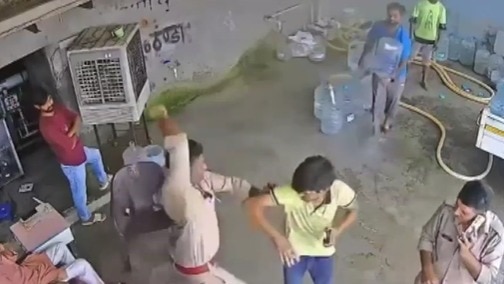 वीडियो वायरल. (Photo: Screengrab)