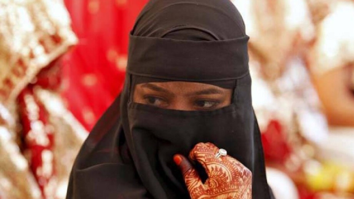 'हलाला' के नाम पर जेठ से से कराया पत्नी का रेप (Photo: representational image )