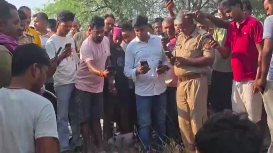 चैट देख भड़का, फिर गर्लफ्रेंड की हत्या कर शव के किए टुकड़े... जौनपुर के होटल में दिल दहलाने वाली वारदात - Jaunpur Man murder girlfriend and cut dead body into pieces hotel