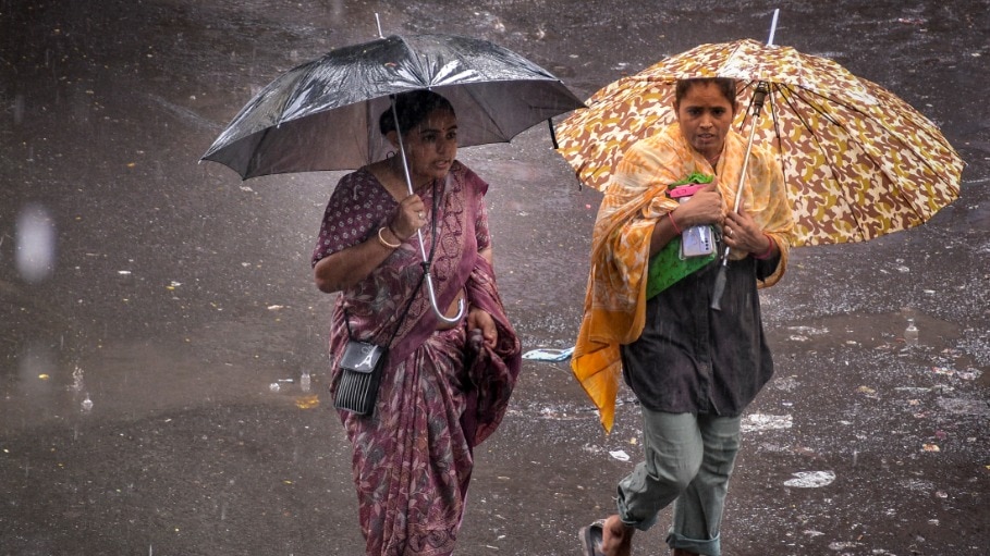 कश्मीर से ओडिशा-महाराष्ट्र तक बारिश-बाढ़-भूस्खलन, दिल्ली में Feel Like 50