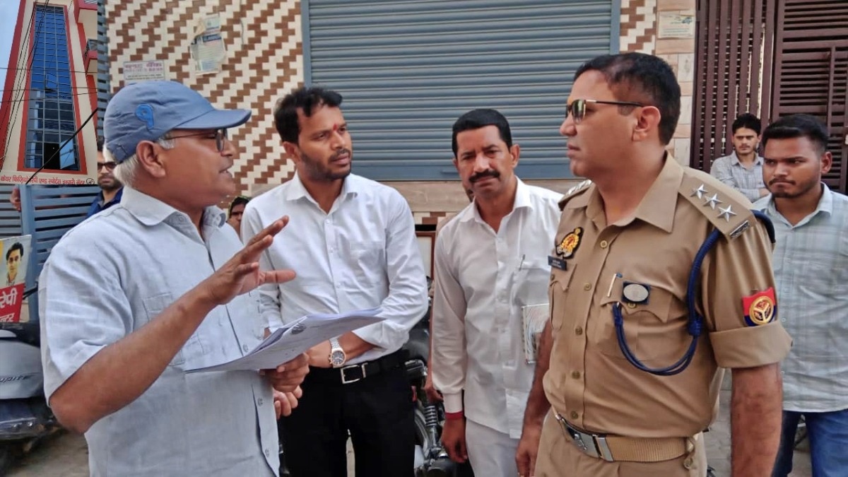 संभल प्रशासन ने किया फायर सेफ्टी का निरीक्षण (Photo- Screengrab)