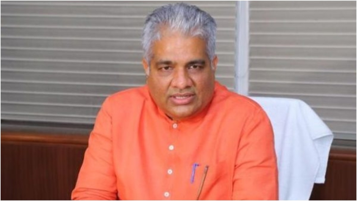 केंद्रीय मंत्री भूपेंद्र यादव के कार्यालय से चार अधिकारियों को हटाए जाने के बाद कांग्रेस ने सरकार से स्पष्टीकरण मांगा. (File Photo: PTI)