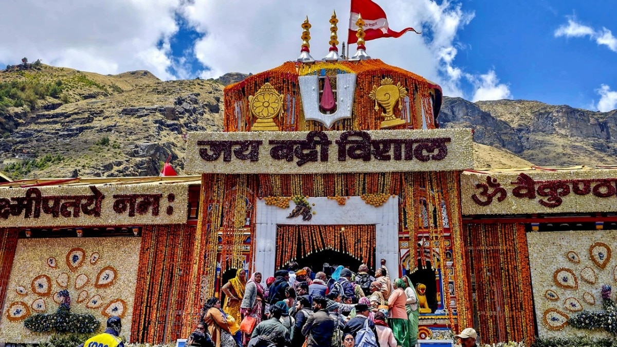 बद्रीनाथ चढ़ावा चोरी मामले में आरोपी को शो-कॉज नोटिस जारी. (Photo- PTI)