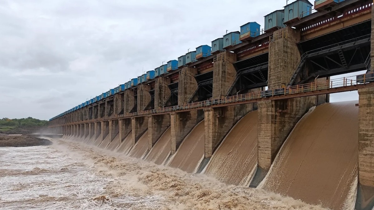 jalgaon hatnur dam water release