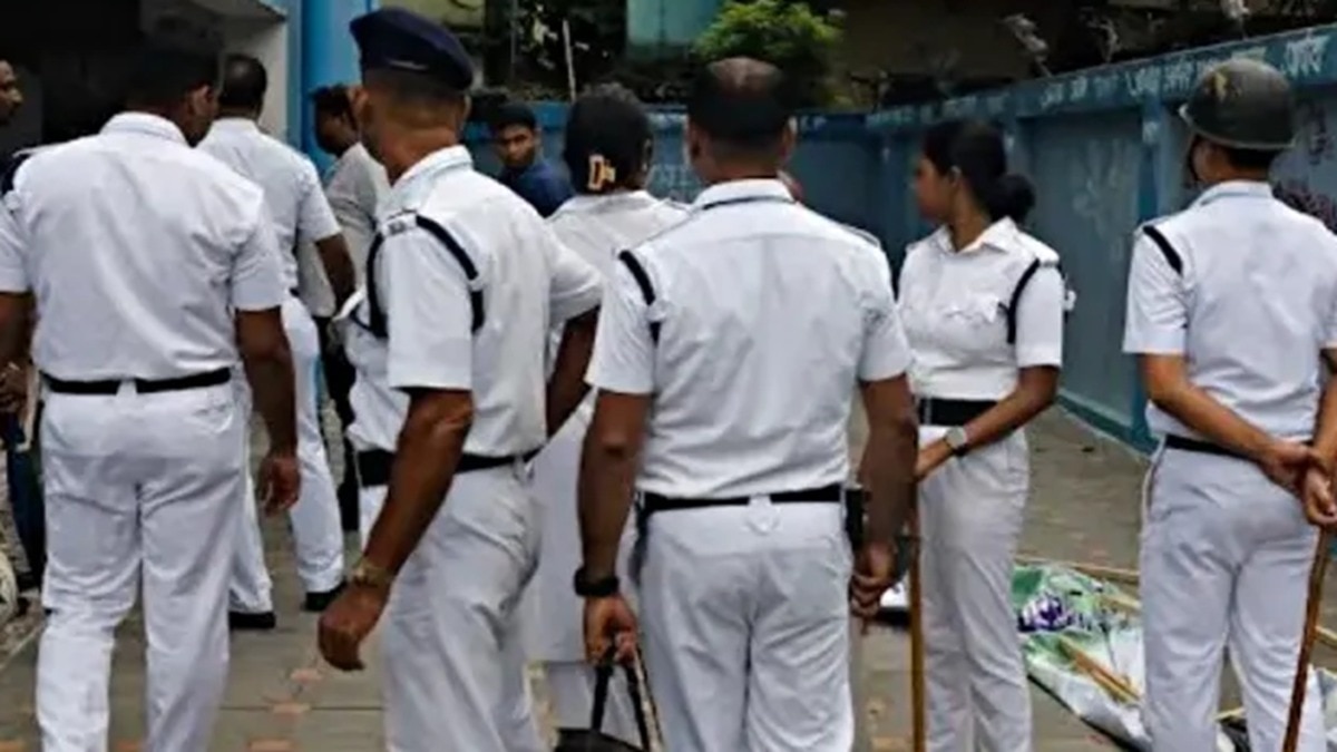  कोलकाता पुलिस ने अगवा किए गए पिता-पुत्र को भाजपा कार्यालय के परिसर से बरामद किया. (सांकेतिक तस्वीर)