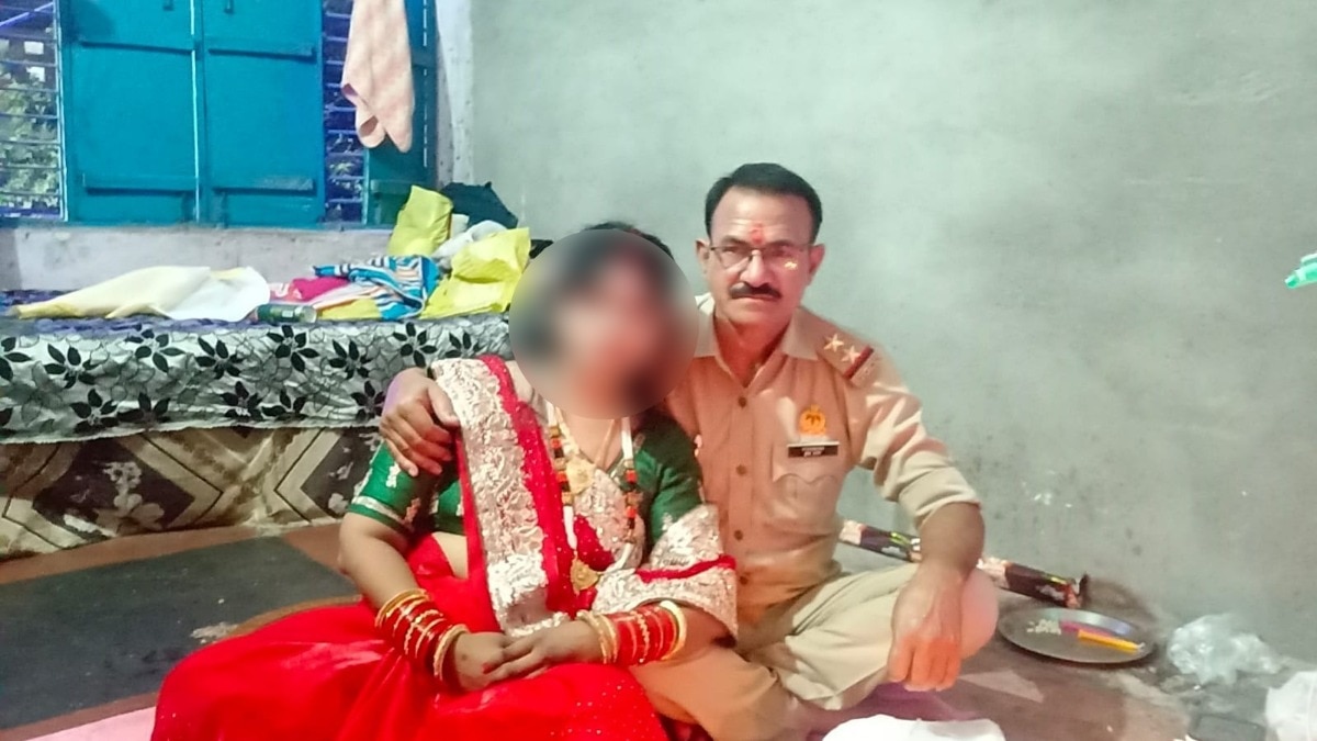 बरेली में दारोगा नरेश बाबू पर महिला ने लगाए गम्भीर आरोप (Photo- ITG)