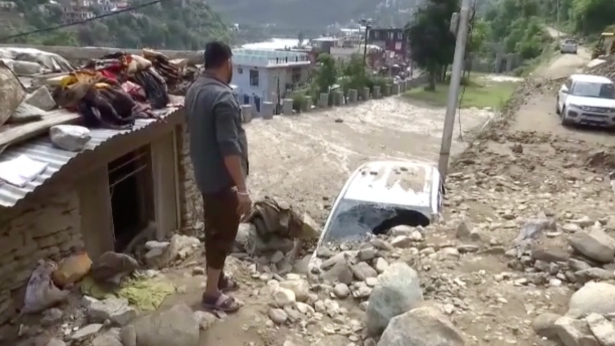 महाराष्ट्र से दिल्ली तक बारिश आफत बन गई है (Photo: ANI)