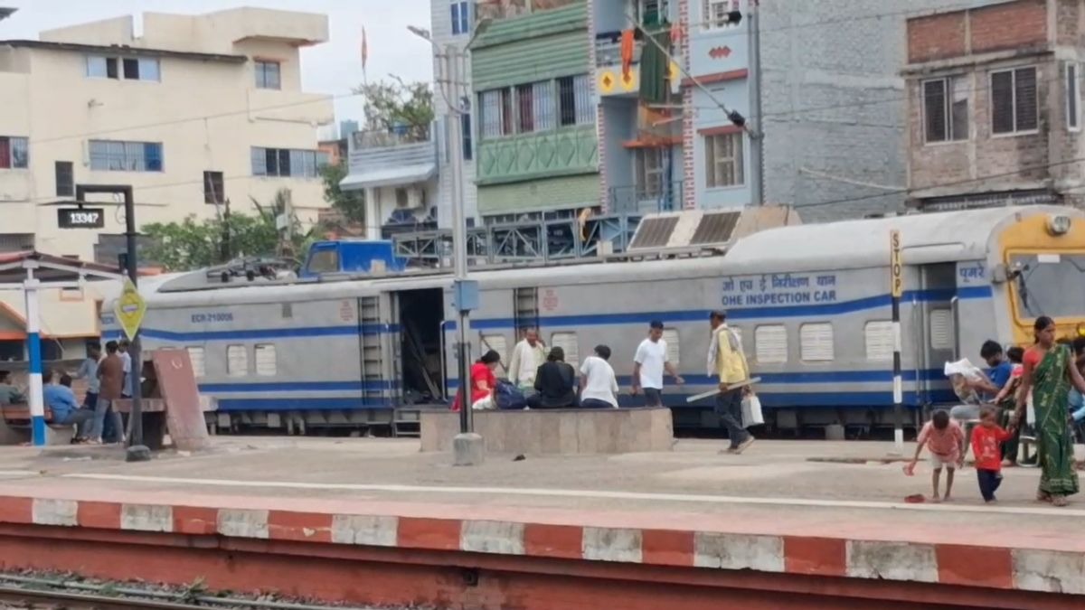 रेलवे कर्मियों में तीन घंटे तक मची रही अफरा-तफरी. (Photo: Screengrab)