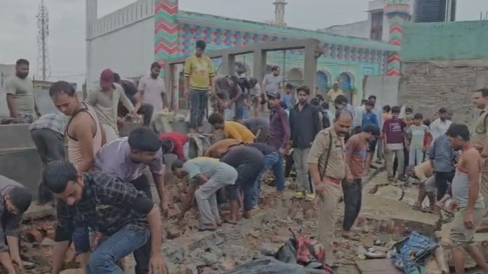 बुलंदशहर में मस्जिद की दीवार गिरी, 2 की मौत