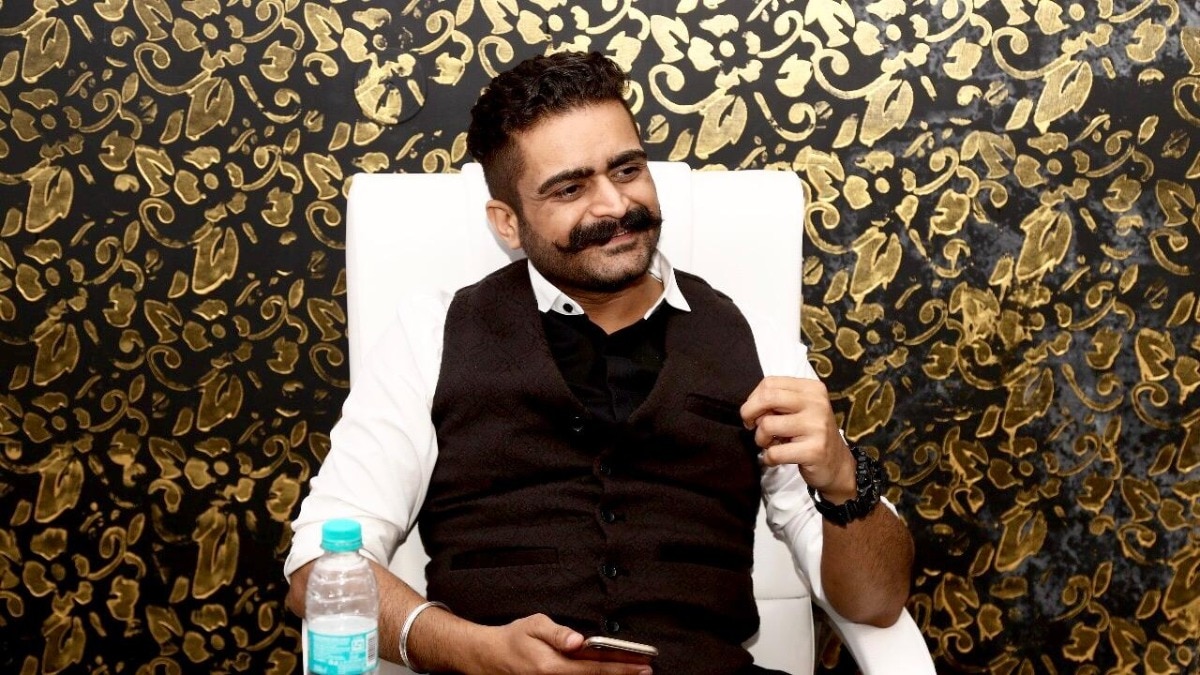 सोशल मीड‍िया में वायरल हुए थे अश्व‍िनी कुमार, संघर्ष से भरी है इनकी कहानी