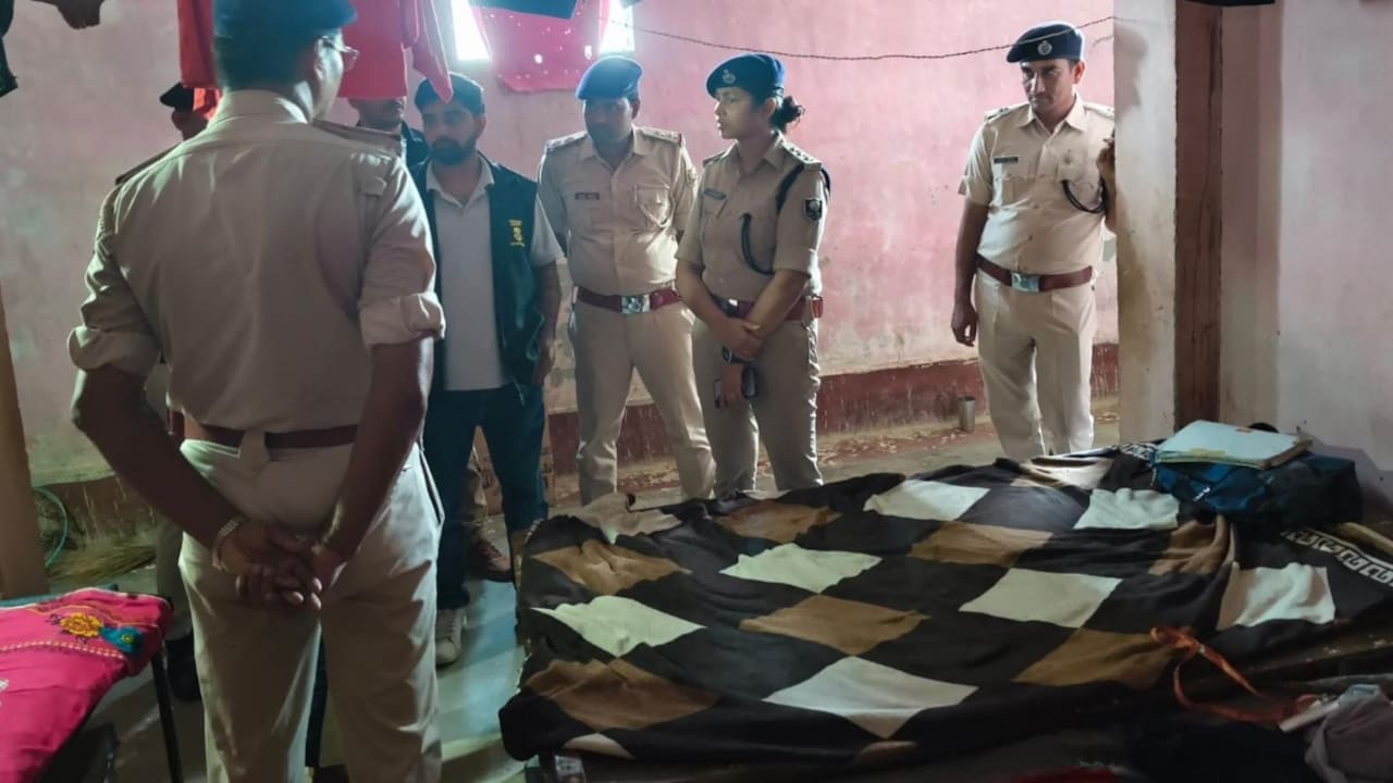 हॉस्टल में बेड पर मिला 10 वर्षीय छात्र का शव, दो टीचर गिरफ्तार