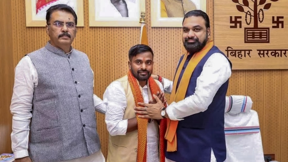 बांकीपुर में BJP की बैक-टू-बैक दो गलतियां? पहले टिकट काटा, अब नए कैंडिडेट के बायोडाटा पर घिरी - Bankipur BJP Faces Fresh Questions Neeraj Kumar Sinha Bio data Discrepancy Abhishek ...