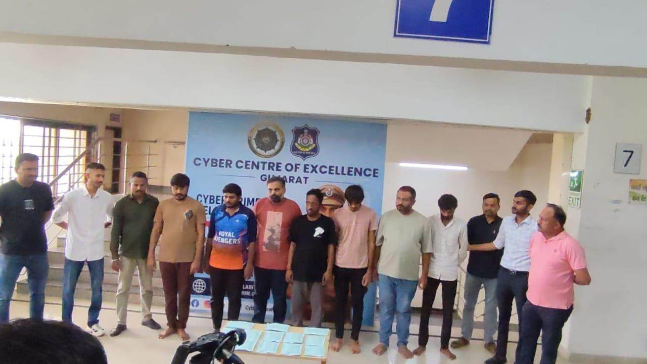 दुबई से चल रहे 250 करोड़ के साइबर फ्रॉड का पर्दाफाश, 19 आरोपी गिरफ्तार