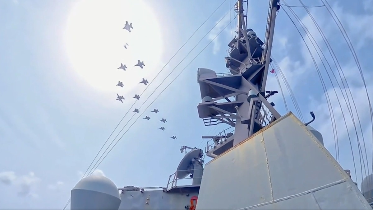 US Launches Fresh Strikes on Iran After Attack on Container Ship in Strait of Hormuz