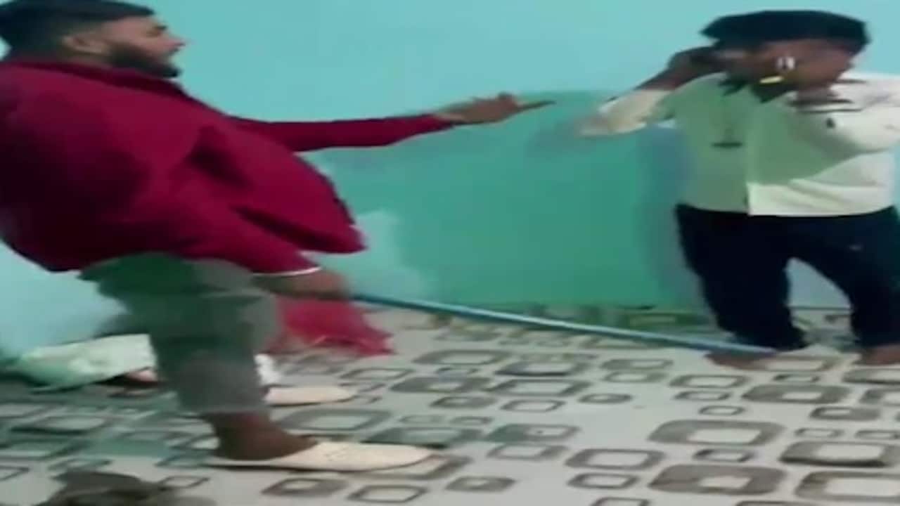 बंद कमरे में दलित युवक पर टॉर्चर, 3 दिन तक कैद रखने का दावा, VIDEO
