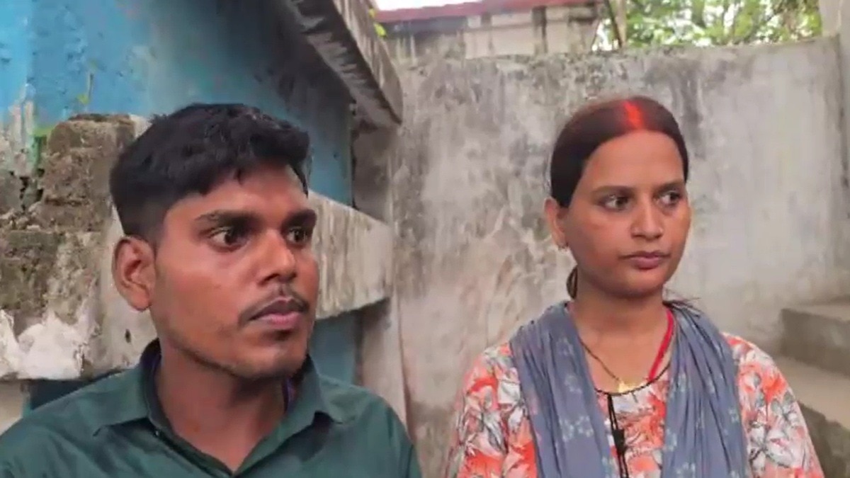 34 वर्षीय महिला और छात्र, जिनकी हुई है शादी. (Photo: Screengrabs)