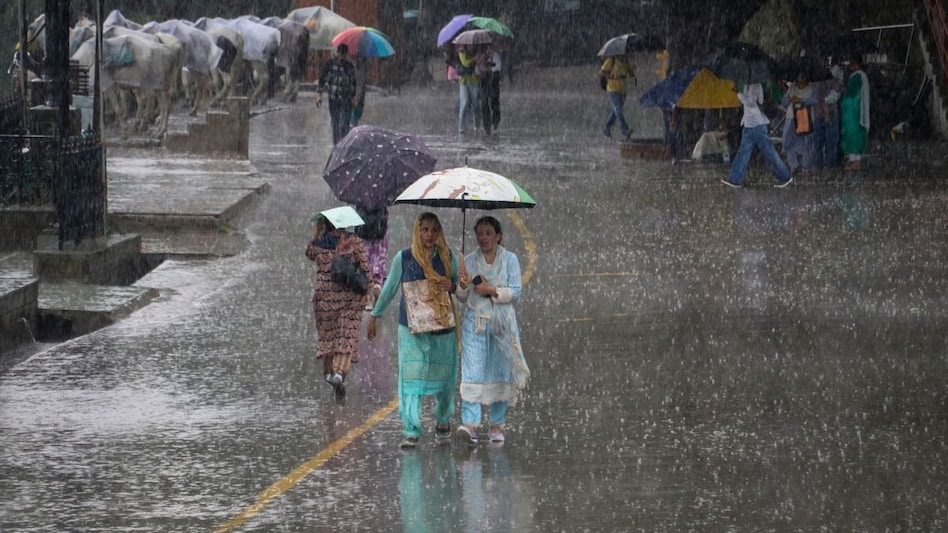 फिर ये वीकेंड होगा Rainy... पूरे यूपी में 17 तारीख से बरसेंगे बादल, चलेंगी तेज हवाएं - mausam ka haal Thunderstorms rains hit parts of Uttar pradesh IMD predicts heavy showers from