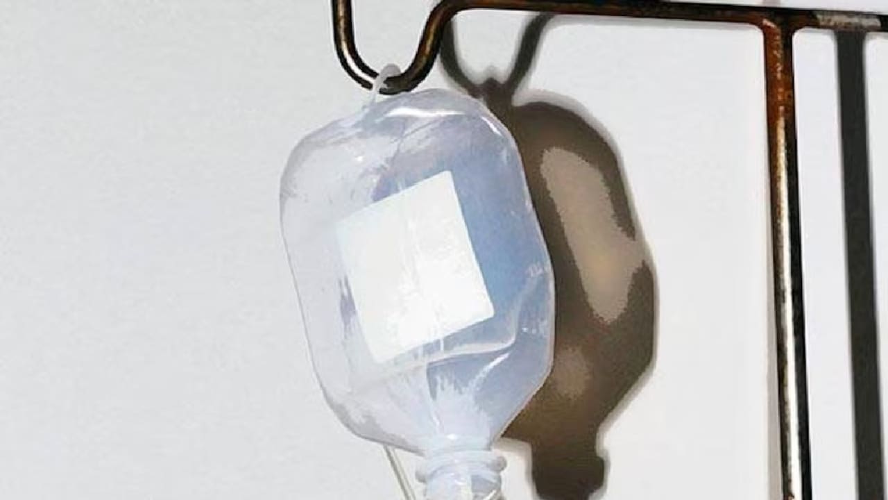 पूरी बॉडी में आ गई सूजन! अस्पताल ने महिला को चढ़ा दिया एक्सपायर्ड ग्लूकोज