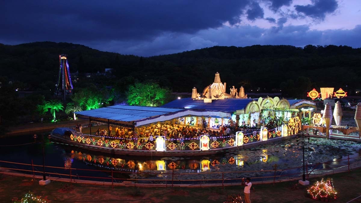 Pilgrimage on EMI Visit Tirupati Balaji (Photo-tirumala.org)
