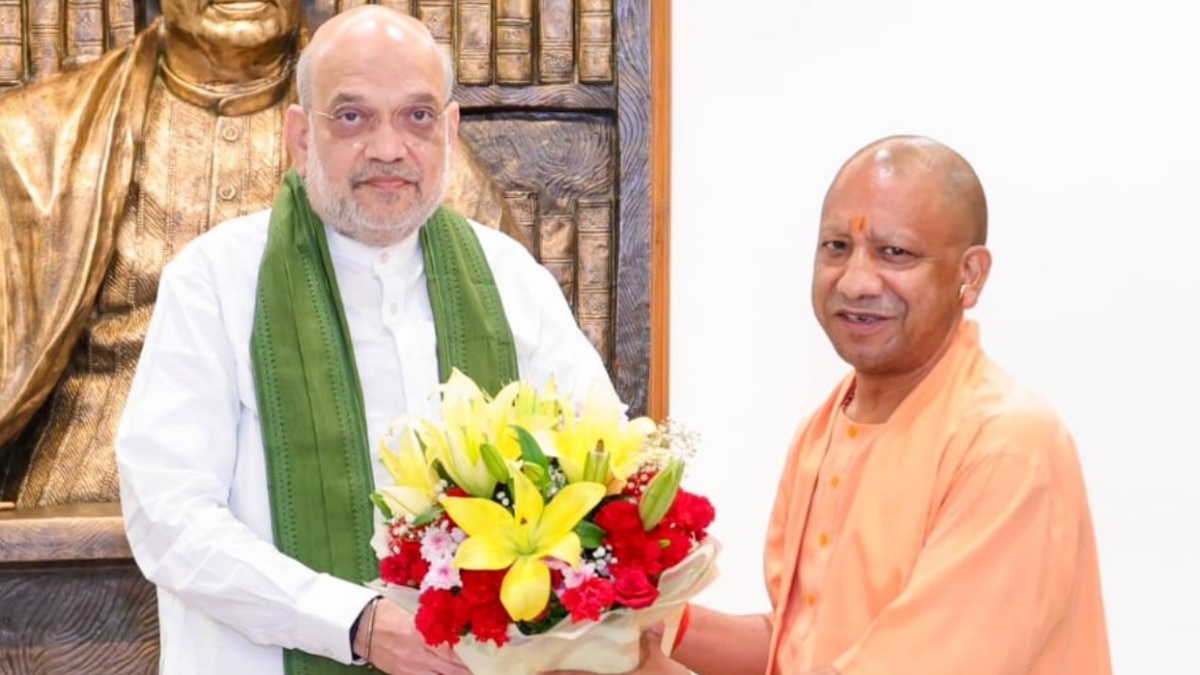 केंद्रीय गृहमंत्री अमित शाह और सीएम योगी आदित्यनाथ के बीच 40 मिनट बातचीत हुई है