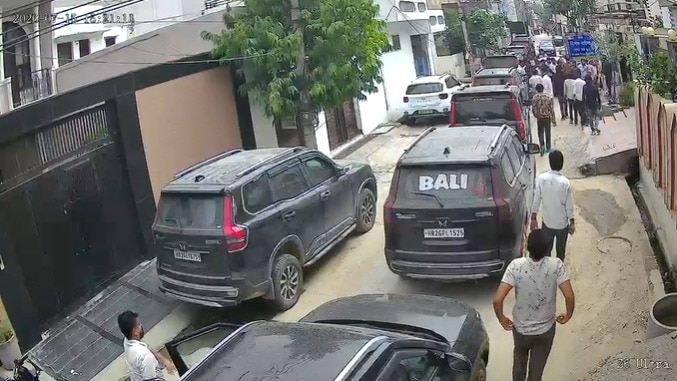 ठेकेदार ने पुलिस से मांगी सुरक्षा.(Photo: Screengrab)