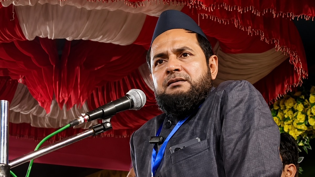 maulana jarzish ansari claims lord krishna offered namaz 
