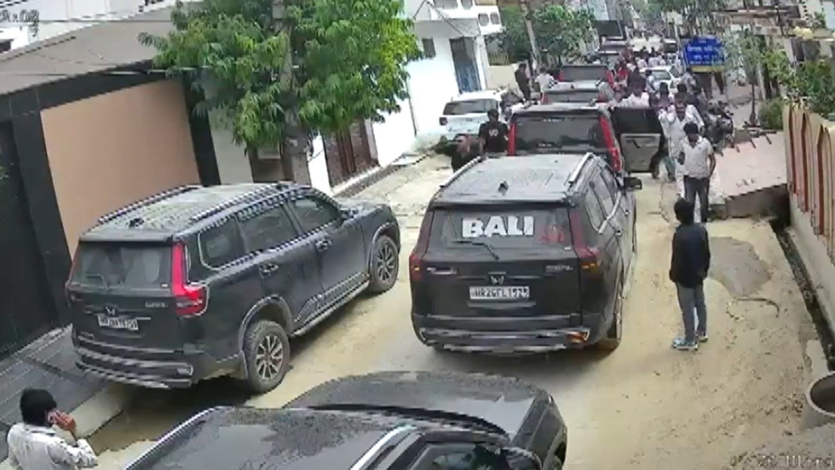 पानी के कारोबार को लेकर दो गुटों में बढ़ा विवाद. (Photo: Screengrab)