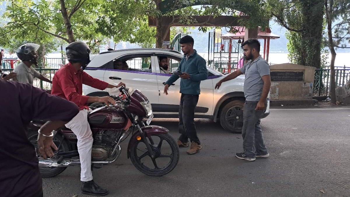नैनीताल में नए टैक्स के खेल पर भड़के स्थानीय लोग (Photo-ITG)