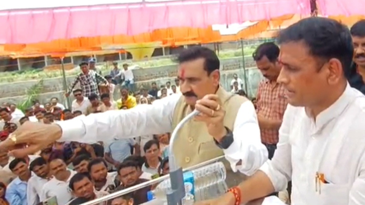 नरोत्तम मिश्रा और आशुतोष तिवारी को खानी पड़ी 'माई' की कसम!(Photo:ITG)