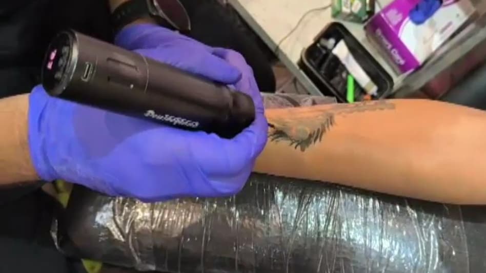 Mulher em Kanpur torna-se positiva para HIV após receber tatuagem em Delhi