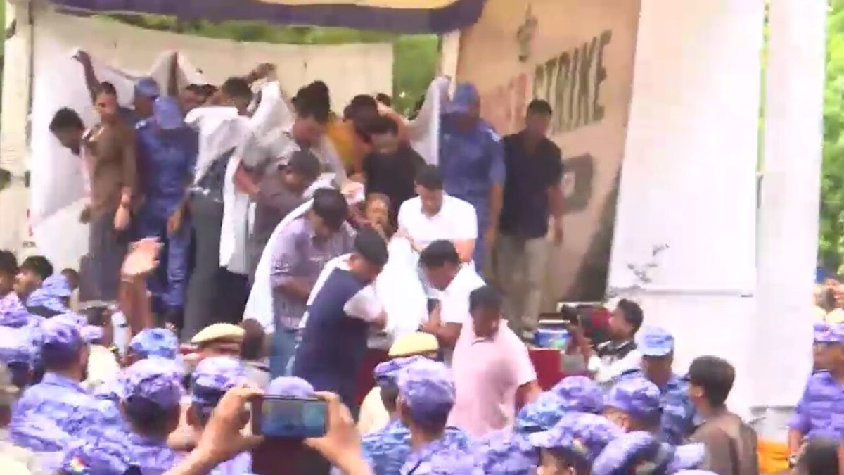 सोनम वांगचुक को अस्पताल ले गई दिल्ली पुलिस, 20 दिन से हैं भूख हड़ताल पर