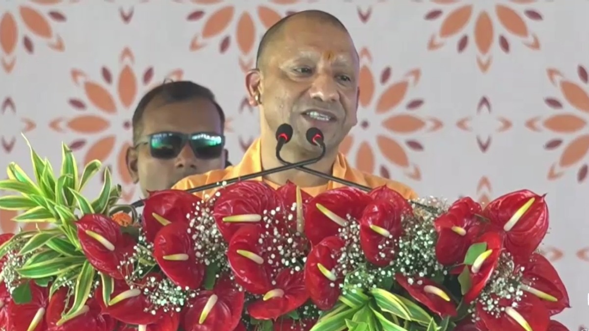 सीएम योगी आदित्यानाथ ने बताया कि अब किसी भी राज्य से अच्छी सड़कें उत्तर प्रदेश के पास हैं. (Photo: ITG)