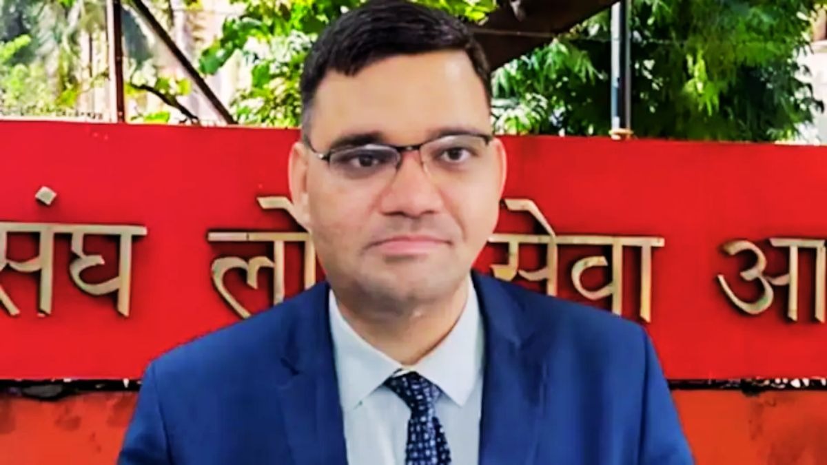 'काम 4 घंटे का है तो आधी सैलरी दीजिए...' IAS रिंकू सिंह का सरकार को पत्र