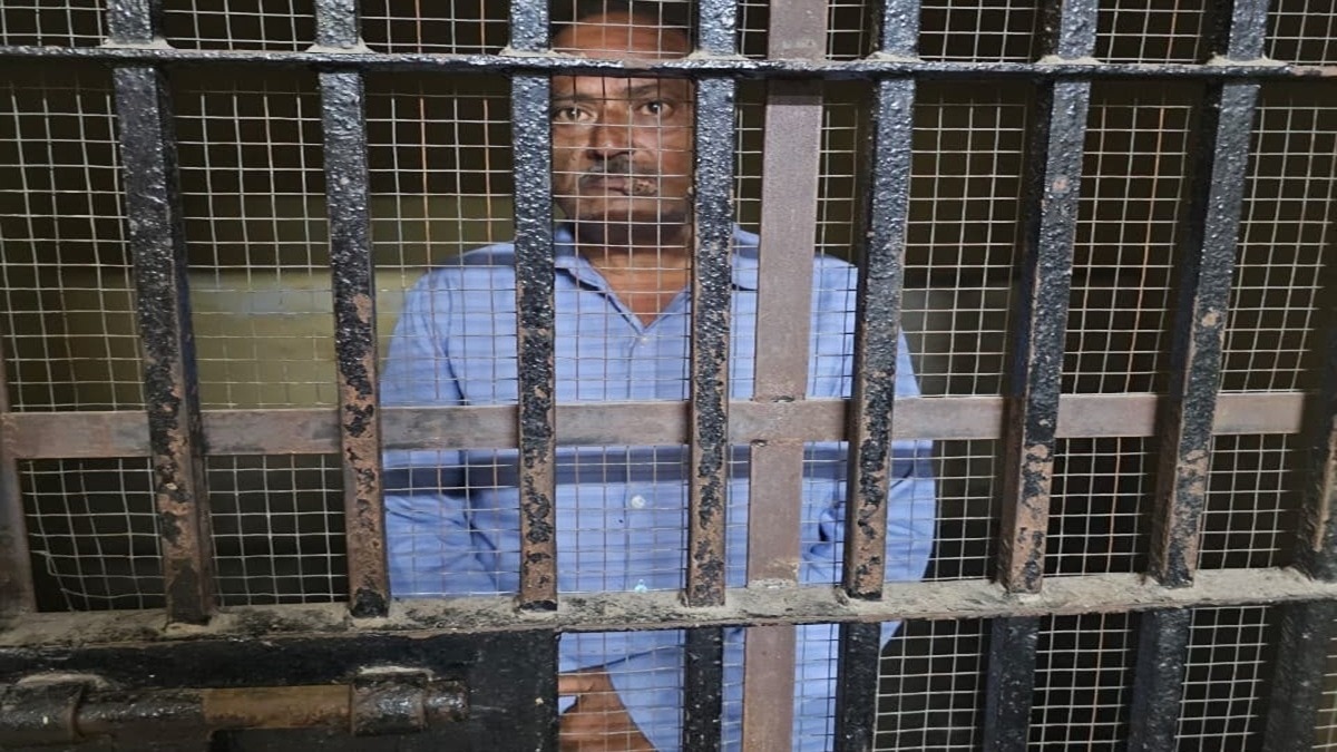 पुलिस गिरफ्त में आरोपी वैन चालक. (Photo: ITG)