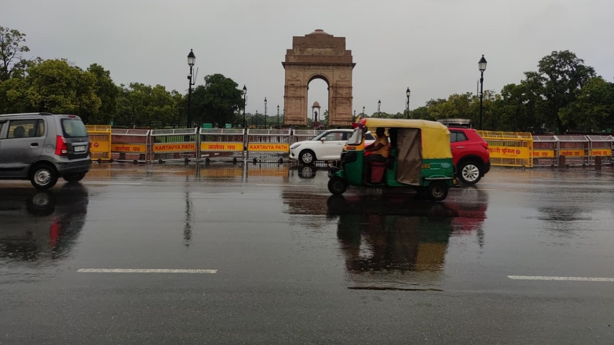 ब्रेक के बाद दिल्ली में फिर बारिश की दस्तक, सुबह-सुबह बदला मौसम
