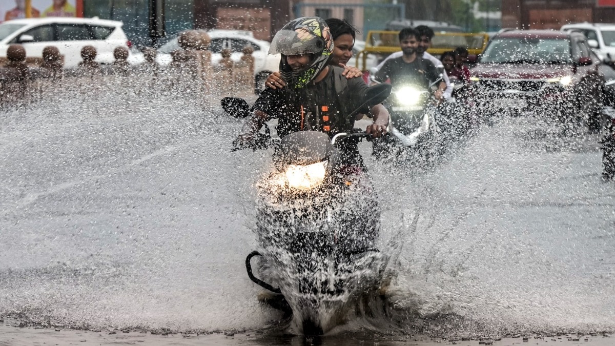 यूपी के अधिकांश जिलों में अगले 24 घंटे बारिश का अलर्ट IMD ने जारी किया है (Photo: IMD)