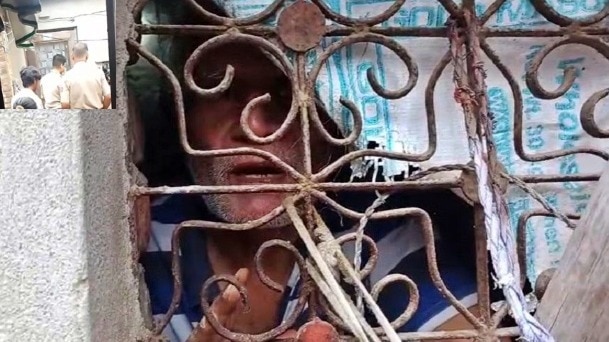 हाथरस पुलिस ने पति को 'आजाद' कराया (Photo- Screengrab)
