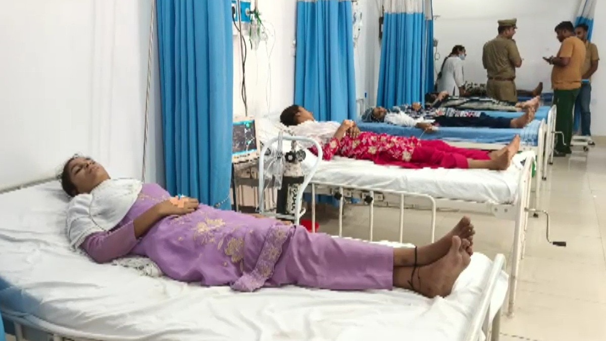  Ammonia gas leak at meat plant, 14 women workers faint. 