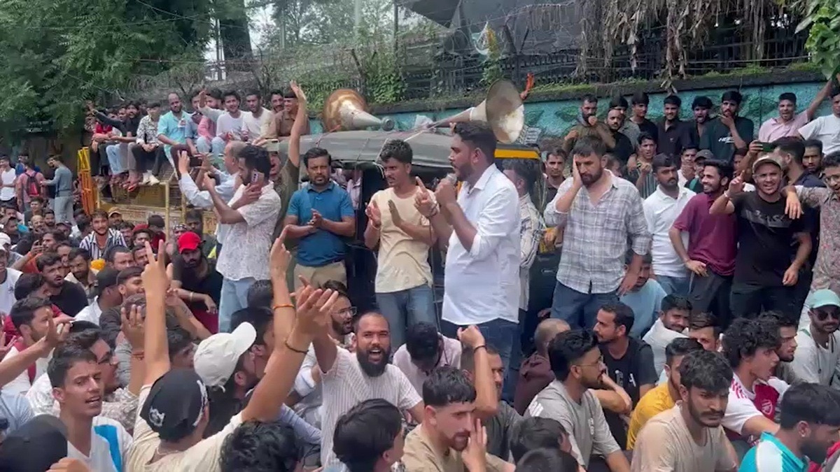 बेरोजगार संघ ने कई विभागों में रुकी भर्तियों को शुरू करने की कि मांग. (Photo: Screengrabs)