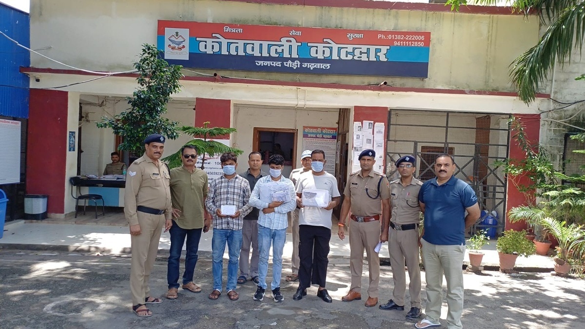 पुलिस गिरफ्तार में आरोपी ठग. (photo: ITG)