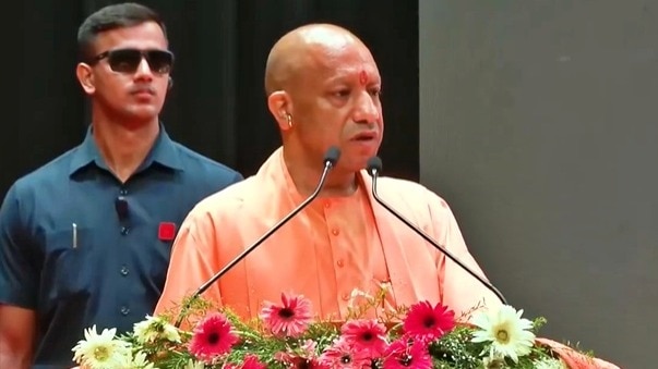 CM Yogi addressing the Gorakhpur booth conference (Photo: ITG)