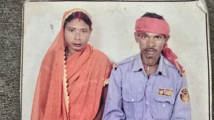 Lover commits suicide in front of mother of three