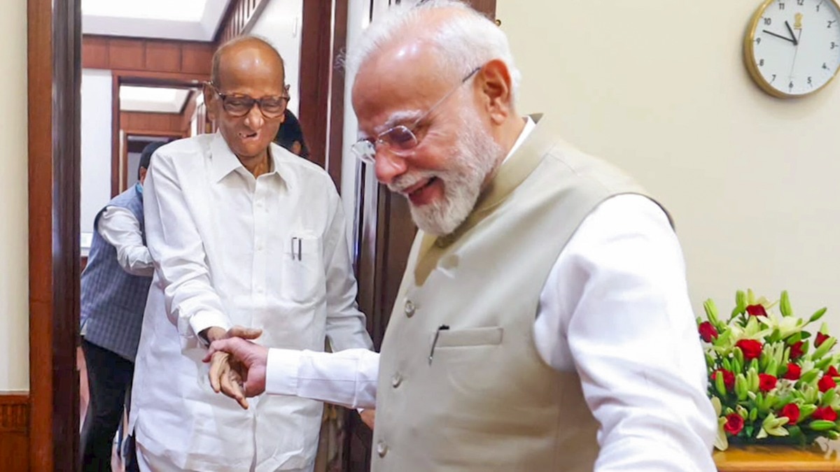 पहले छात्रों से मिले फिर पीएम मोदी से... शरद पवार की 'दोहरी चाल' से क्यों डरा विपक्ष