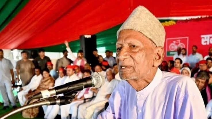 Senior SP Leader and Five Time MLA Alam Badi Azmi 