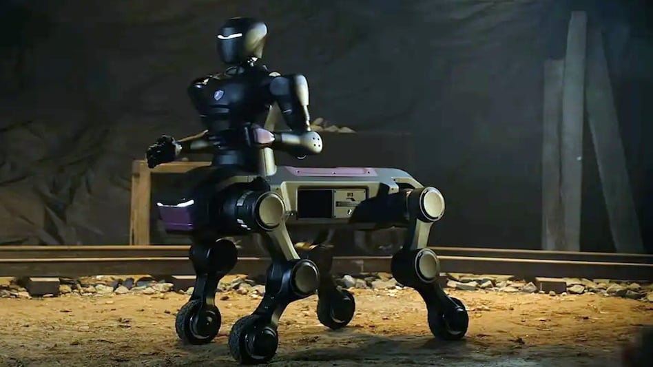 Xitoydagi Run Robotics kompaniyasi inson va hayvonning gibrid shaklidagi dunyodagi birinchi robotni taqdim etdi